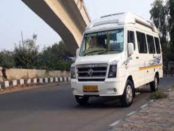  12 Seater Deluxe Tempo Traveller in Delhi