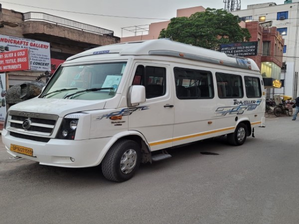  15 Seater Deluxe Tempo Traveller in Delhi